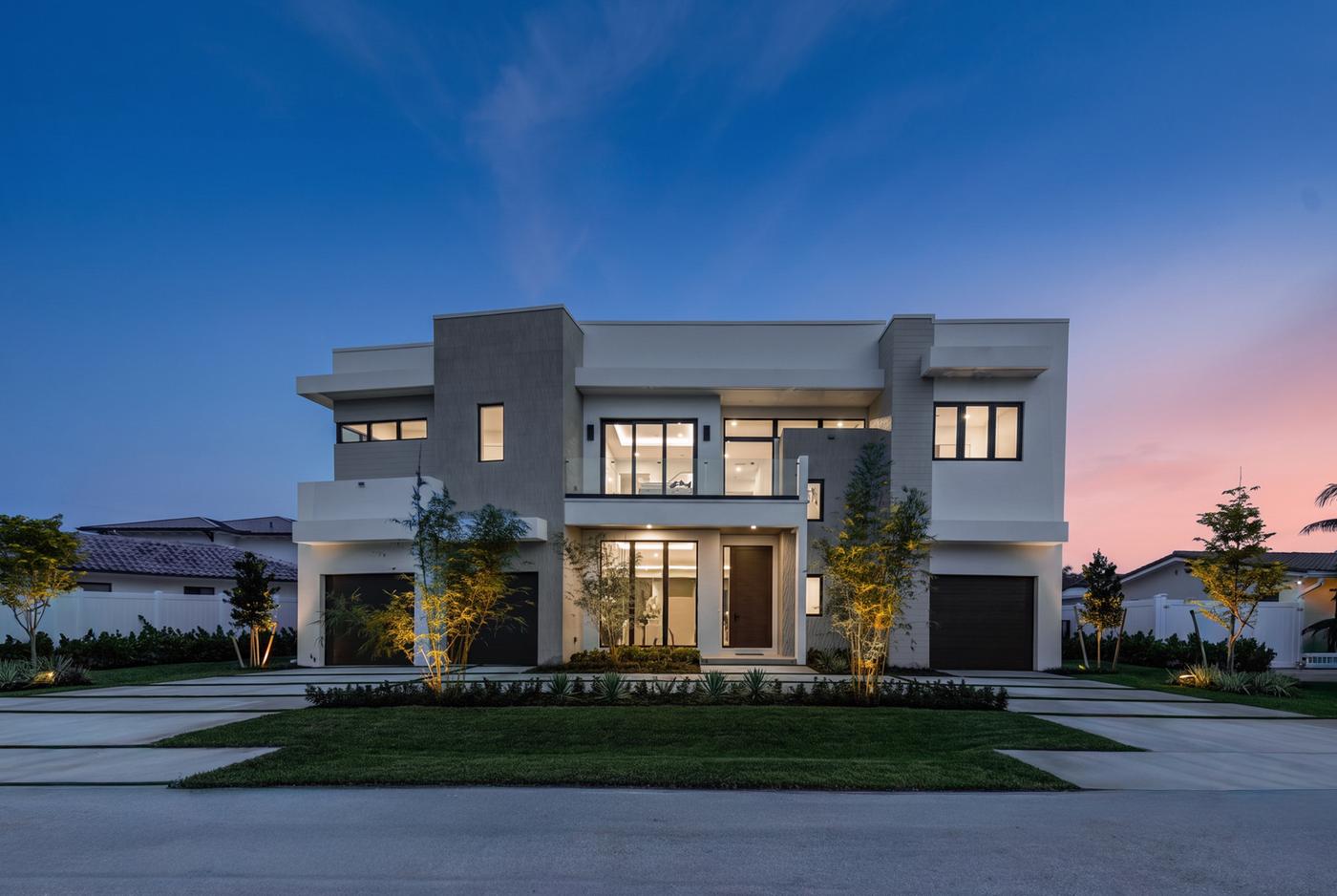 Front elevation of 252 SW 14th Place at twilight